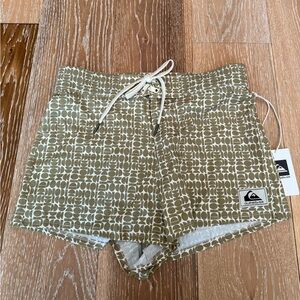 Womens quicksilver board shorts NWT